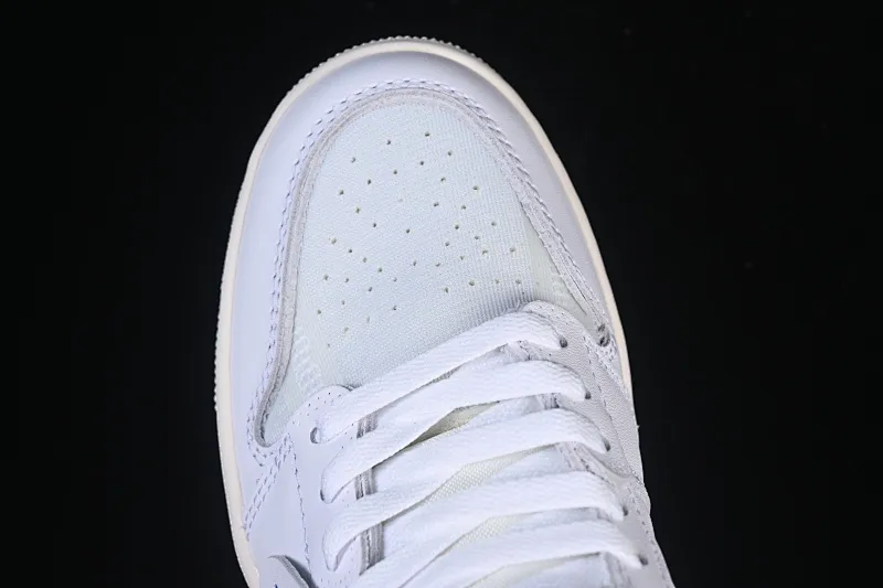All categories Air Jordan Jordan series basketball shoes Air Jordan 1 High Pure original special offer Off White x Air Jordan OW AJ1 Joe 1 joint all-white high-top basketball shoes AQ0818-100